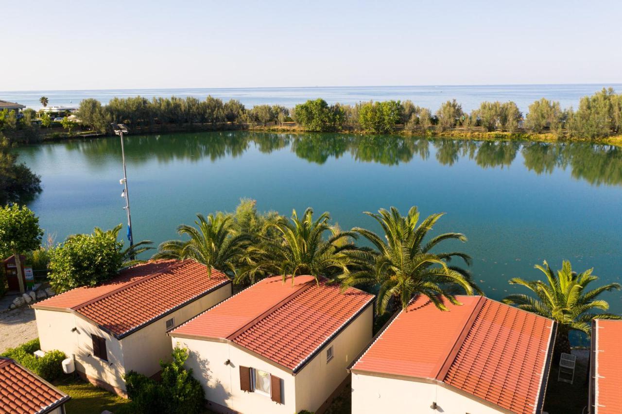 Village Lake Placid Silvi Marina Extérieur photo